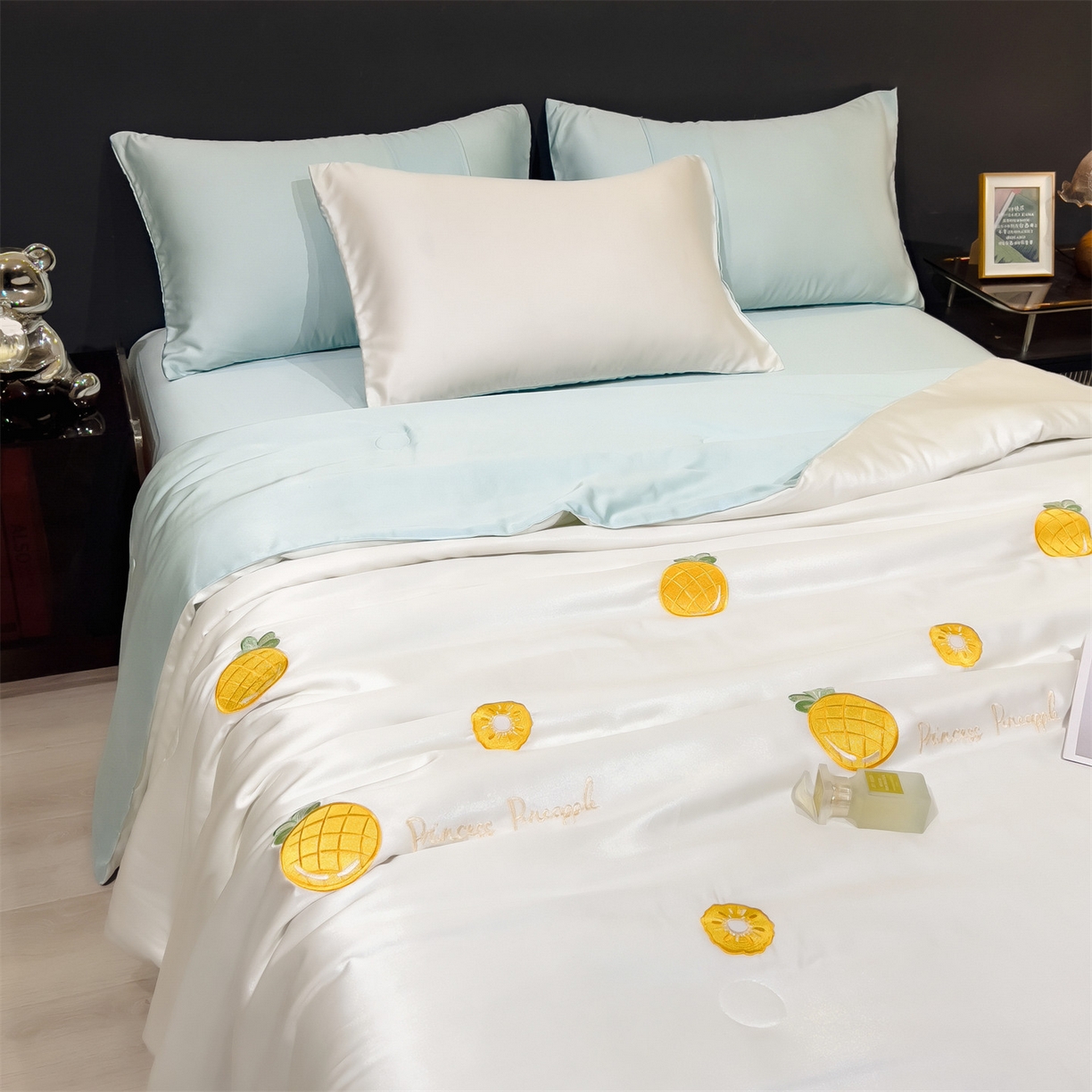 91家纺网 家纺一手货源 找家纺 兄弟坊 2026新款水洗冰丝刺绣夏被夏凉被夏被四件套 菠萝气泡-白色