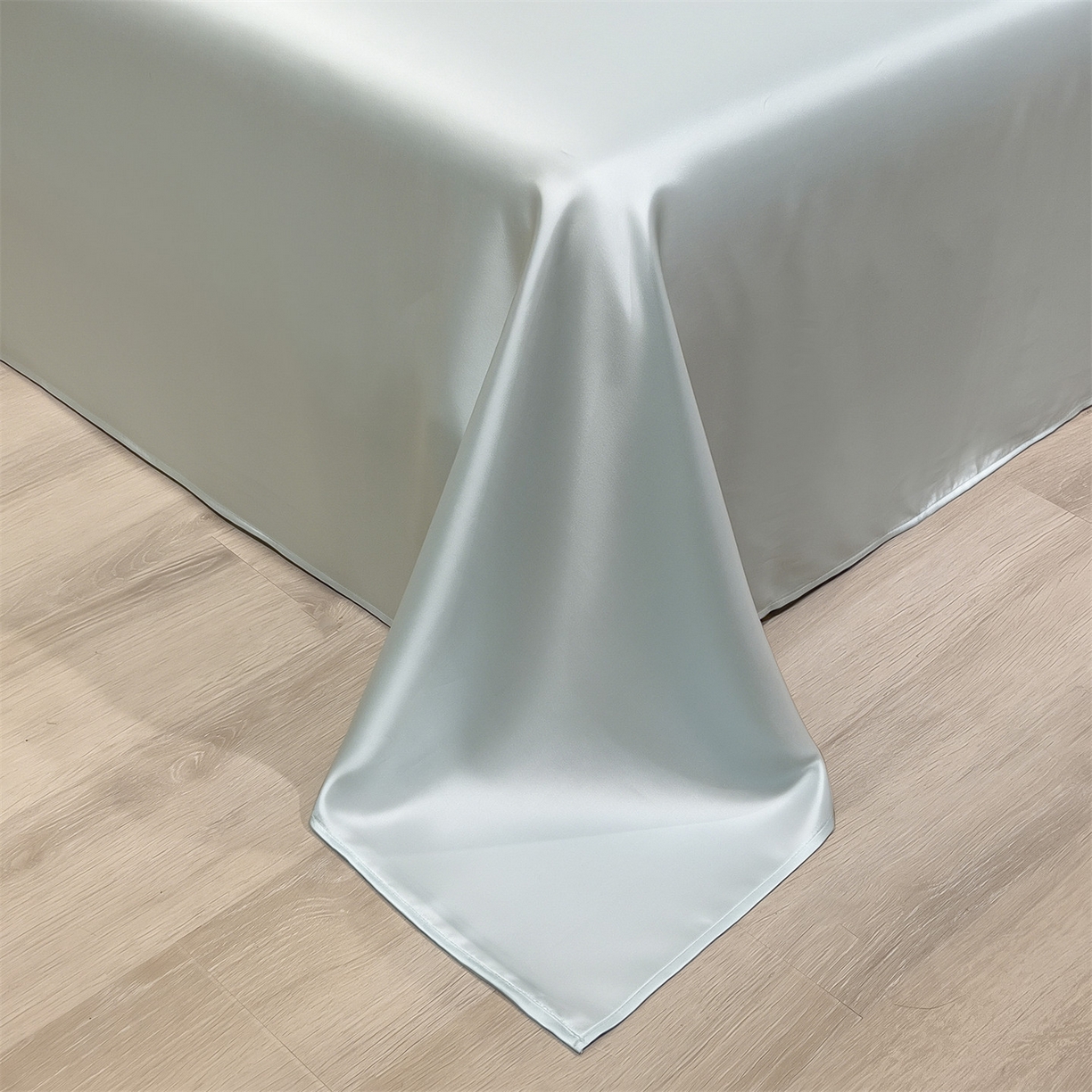 91家纺网 家纺一手货源 找家纺 兄弟坊 2026新款水洗冰丝刺绣夏被夏凉被夏被四件套 草莓好梦-白蓝