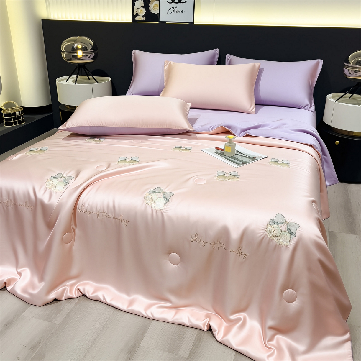 91家纺网 家纺一手货源 找家纺 兄弟坊 2026新款水洗冰丝刺绣夏被夏凉被夏被四件套 铃铛花序