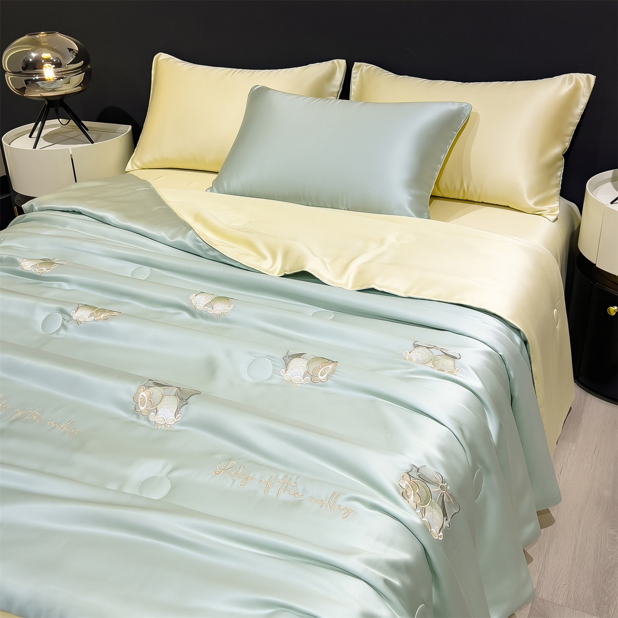 91家纺网 家纺一手货源 找家纺 兄弟坊 2026新款水洗冰丝刺绣夏被夏凉被夏被四件套 铃铛花序-薄荷色