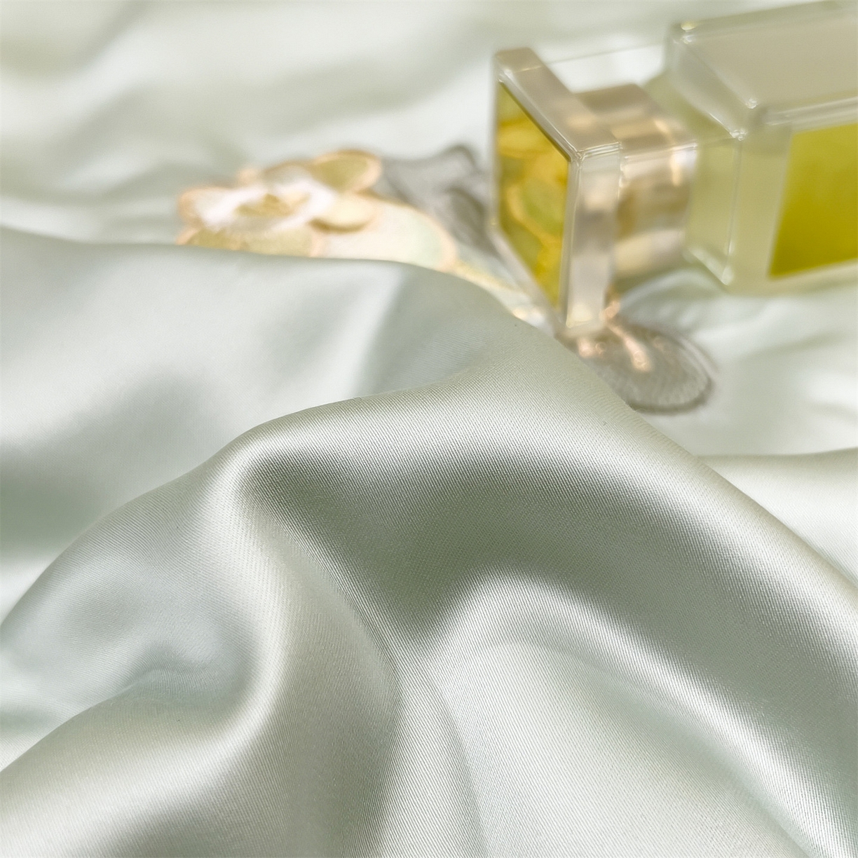 91家纺网 家纺一手货源 找家纺 兄弟坊 2026新款水洗冰丝刺绣夏被夏凉被夏被四件套 铃铛花序-薄荷色