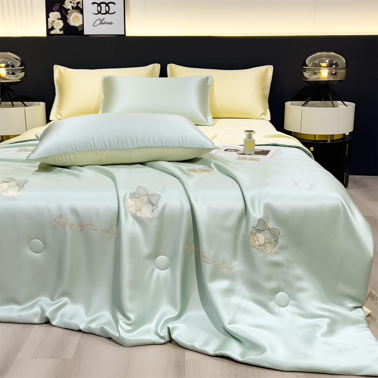 91家纺网 家纺一手货源 找家纺 兄弟坊 2026新款水洗冰丝刺绣夏被夏凉被夏被四件套 铃铛花序-薄荷色