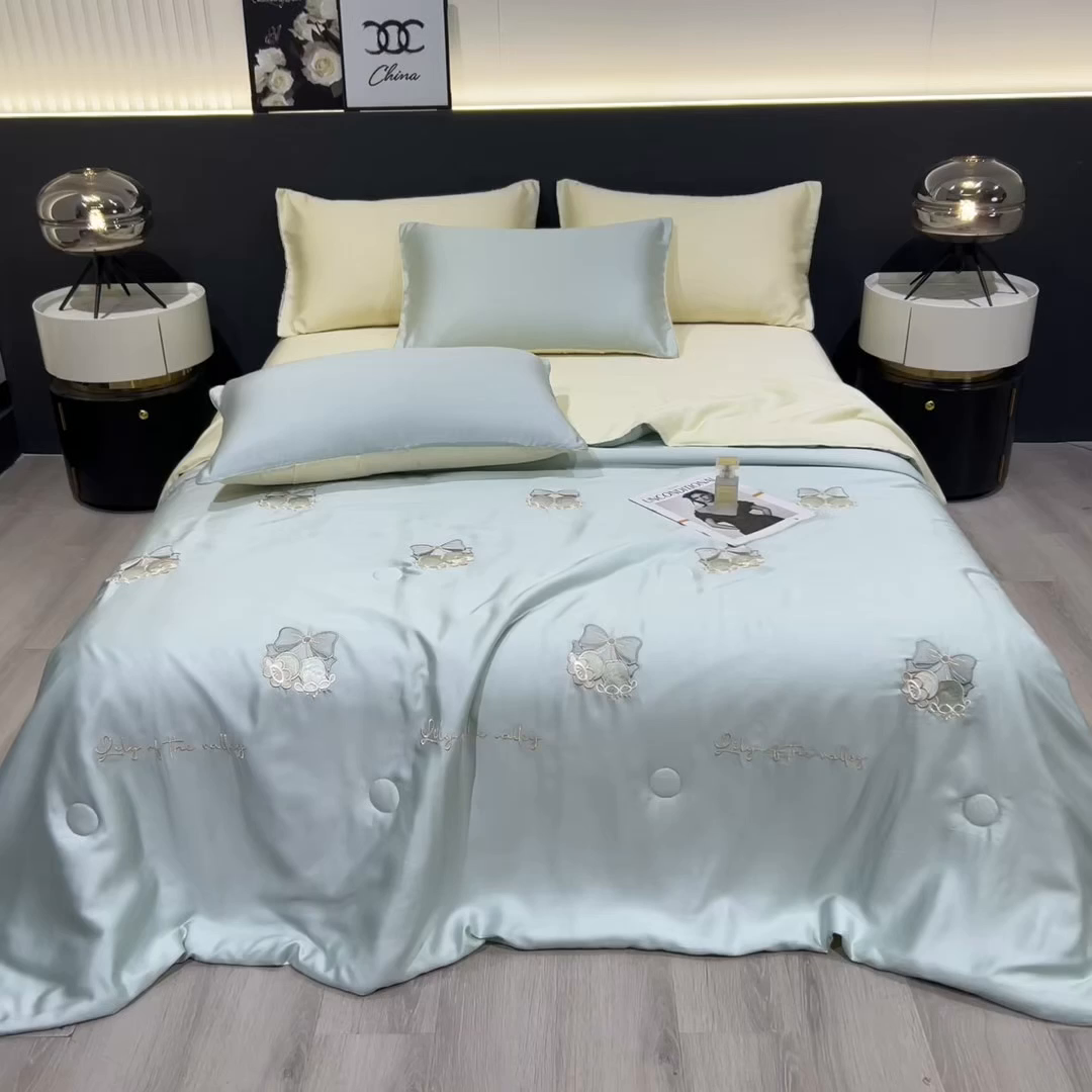 91家纺网 家纺一手货源 找家纺 兄弟坊 2026新款水洗冰丝刺绣夏被夏凉被夏被四件套 铃铛花序-薄荷色