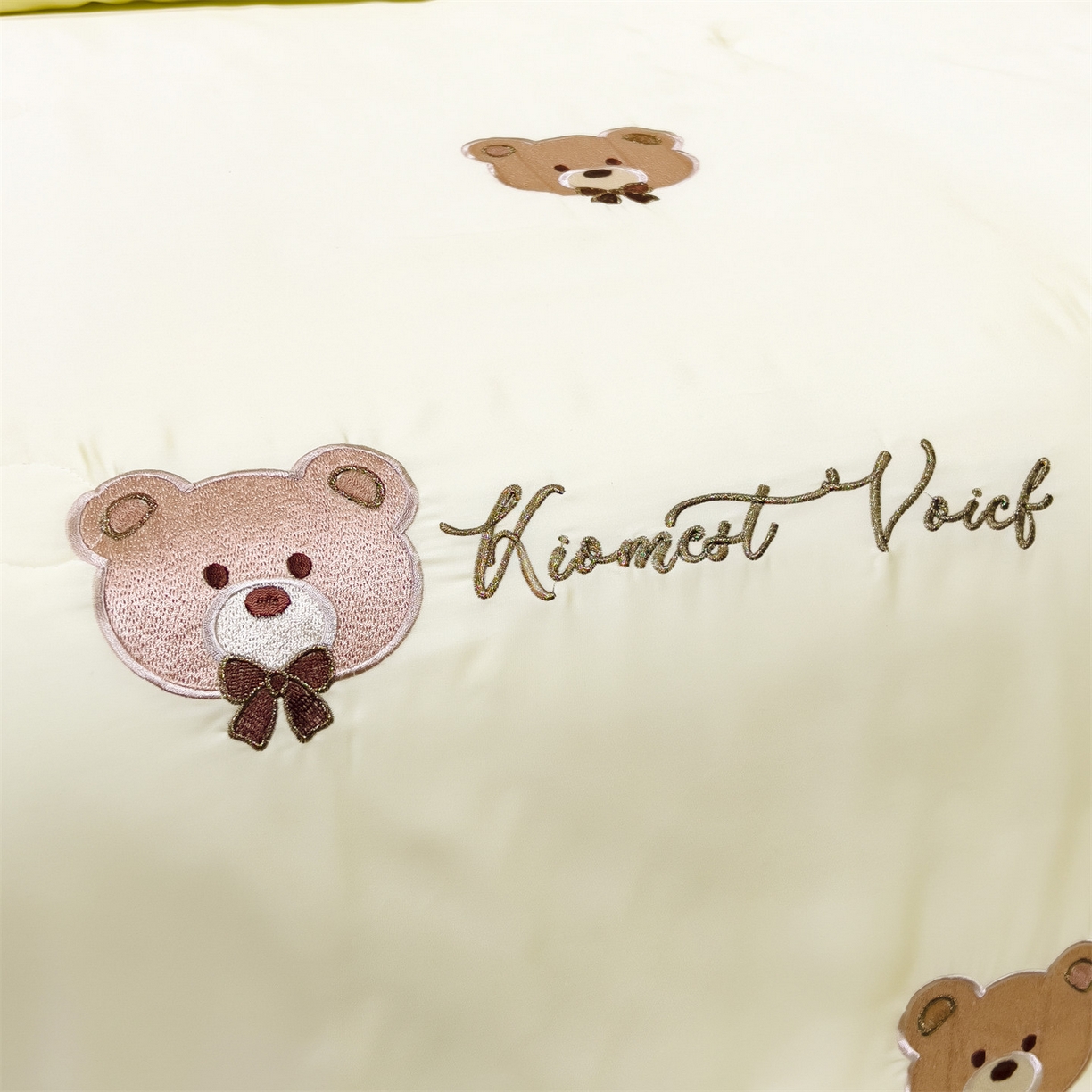 91家纺网 家纺一手货源 找家纺 兄弟坊 2026新款水洗冰丝刺绣夏被夏凉被夏被四件套 绒绒熊-暖黄