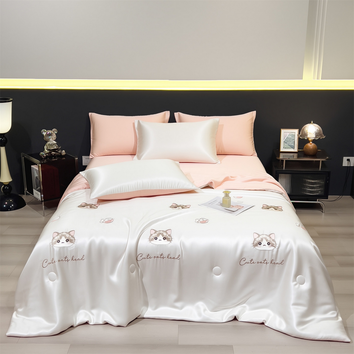 91家纺网 家纺一手货源 找家纺 兄弟坊 2026新款水洗冰丝刺绣夏被夏凉被夏被四件套 枕边猫-白色