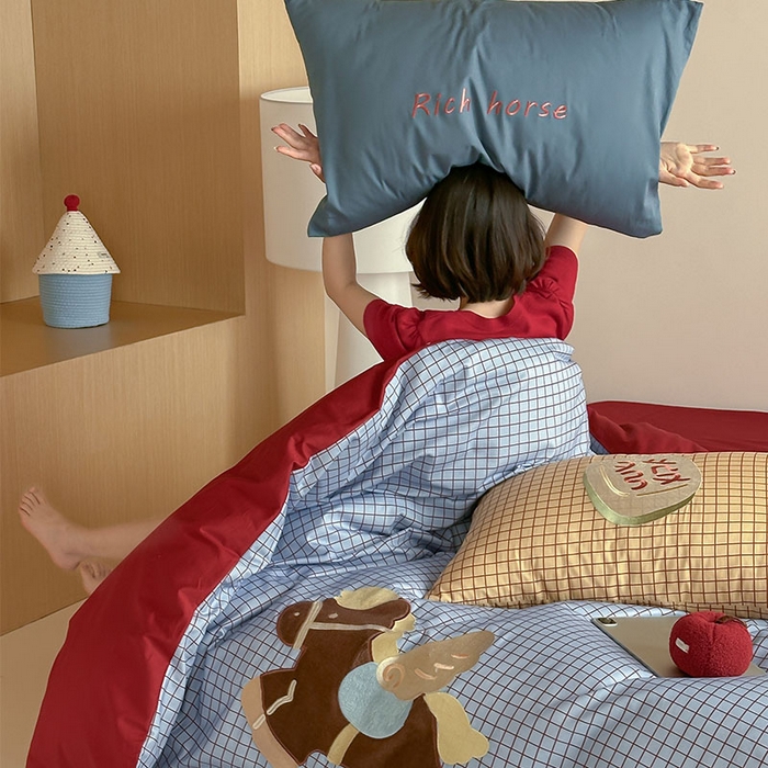 91家纺网 家纺一手货源 找家纺 （总）桃子家居 2026新款A类纯棉全棉元气小马贴布绣高端刺绣工艺四件套系列