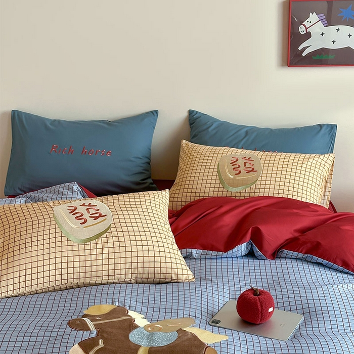 91家纺网 家纺一手货源 找家纺 桃子家居 2026新款A类纯棉全棉元气小马贴布绣高端刺绣工艺四件套系列 棉贴布绣-发发马