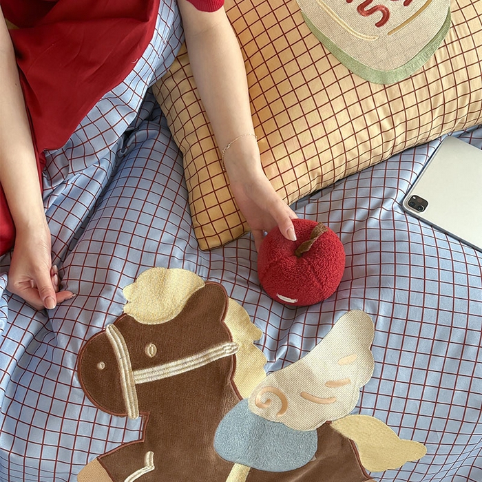 91家纺网 家纺一手货源 找家纺 桃子家居 2026新款A类纯棉全棉元气小马贴布绣高端刺绣工艺四件套系列 棉贴布绣-发发马