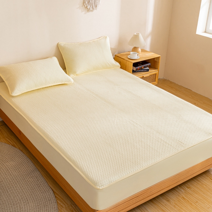 91家纺网 家纺一手货源 找家纺 宇淳国际 2026新款小竺棉超声波床笠三件套外贸跨境电商亚马逊速卖通欧美特殊尺寸可定制 奶黄-小竺棉夹棉床笠