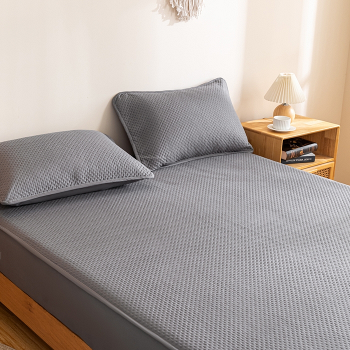 91家纺网 家纺一手货源 找家纺 宇淳国际 2026新款小竺棉超声波床笠三件套外贸跨境电商亚马逊速卖通欧美特殊尺寸可定制 深灰-小竺棉夹棉床笠