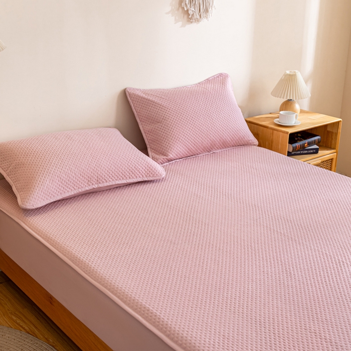 91家纺网 家纺一手货源 找家纺 宇淳国际 2026新款小竺棉超声波床笠三件套外贸跨境电商亚马逊速卖通欧美特殊尺寸可定制 浅粉-小竺棉夹棉床笠