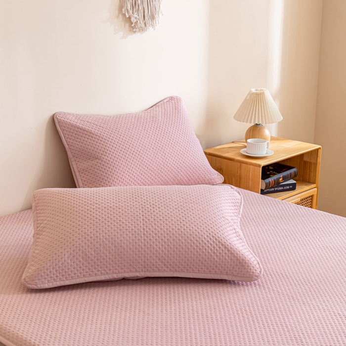 91家纺网 家纺一手货源 找家纺 宇淳国际 2026新款小竺棉超声波床笠三件套外贸跨境电商亚马逊速卖通欧美特殊尺寸可定制 浅粉-小竺棉夹棉床笠