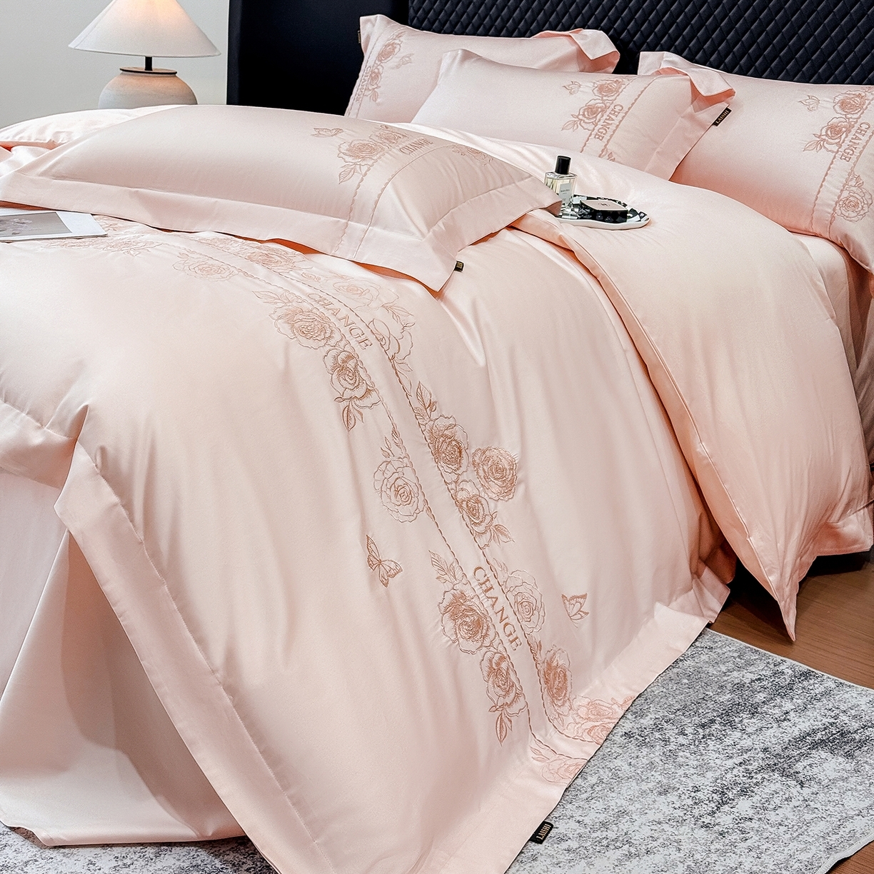 91家纺网 家纺一手货源 找家纺 （总）莱势 2026新品100支纯棉全棉50x50s埃及长绒棉刺绣绣花四件套高端礼盒-倾城系列