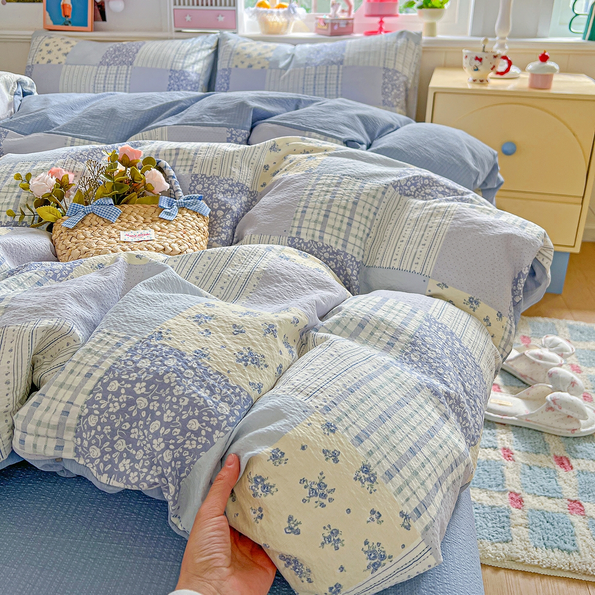 91家纺网 家纺一手货源 找家纺 仟人梦 2026新款云感双层纱印花四件套 半亩花田