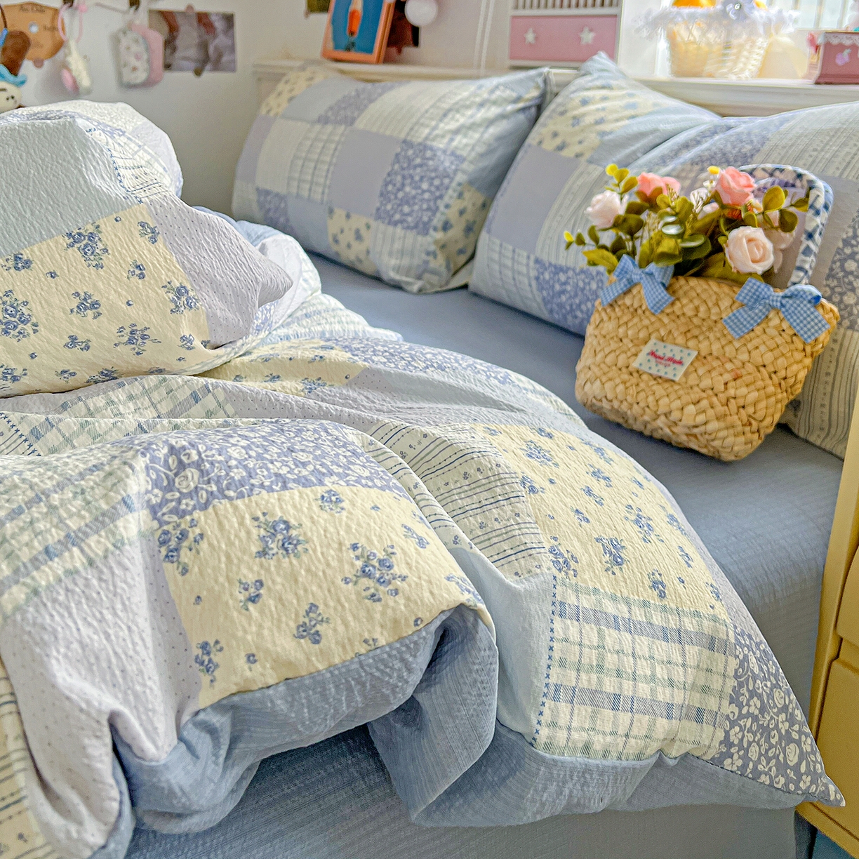 91家纺网 家纺一手货源 找家纺 仟人梦 2026新款云感双层纱印花四件套 半亩花田