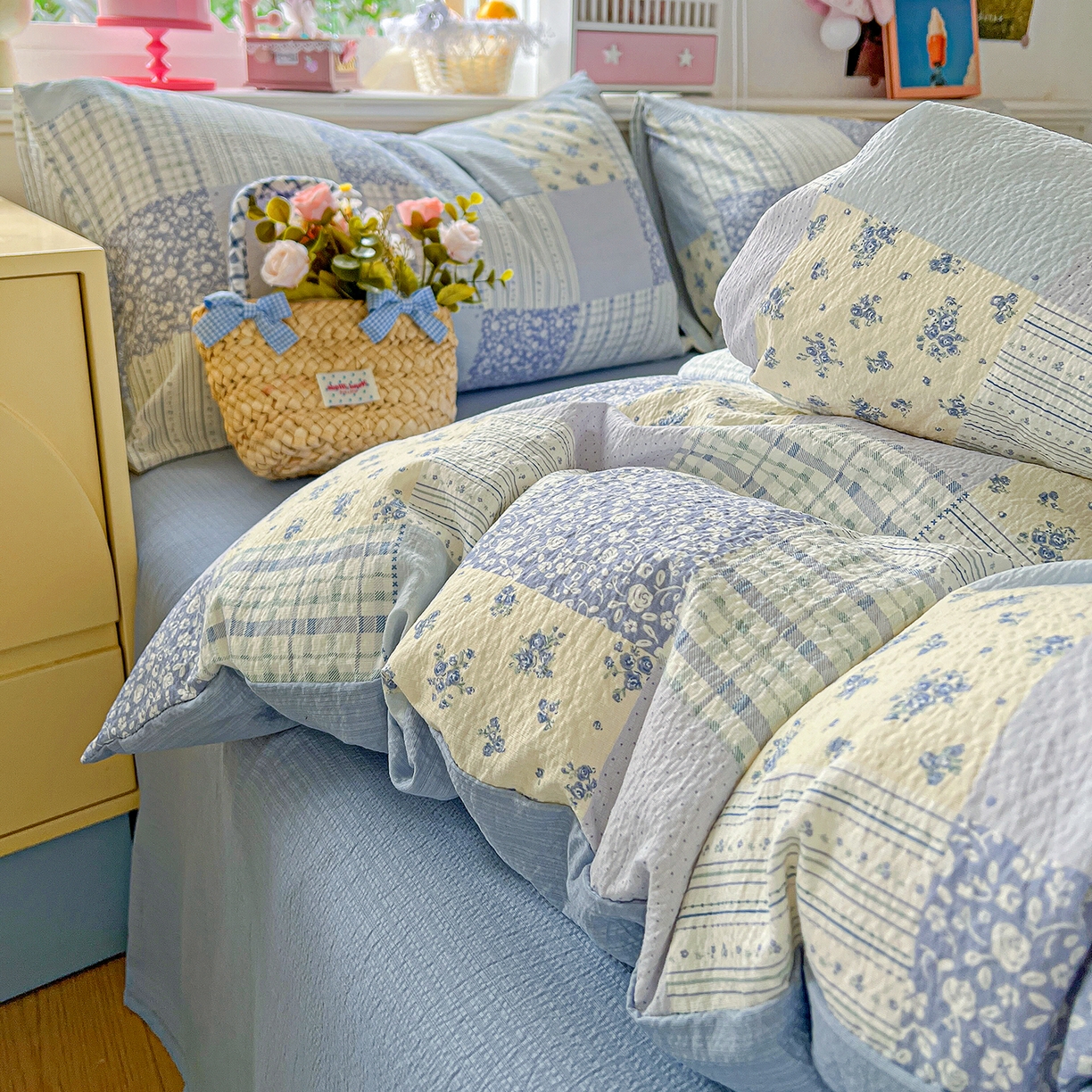 91家纺网 家纺一手货源 找家纺 仟人梦 2026新款云感双层纱印花四件套 半亩花田