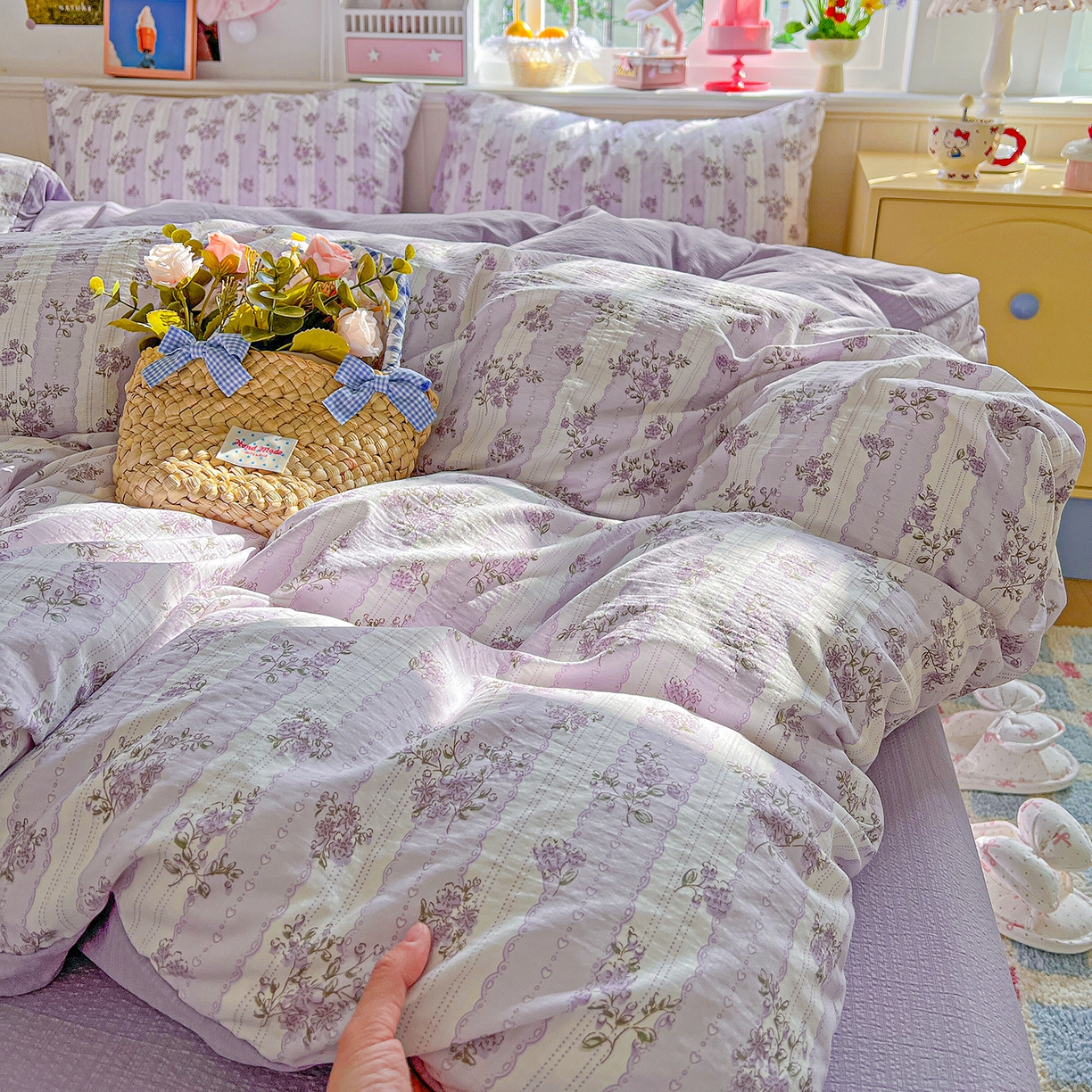 91家纺网 家纺一手货源 找家纺 仟人梦 2026新款云感双层纱印花四件套 半暖时光-紫