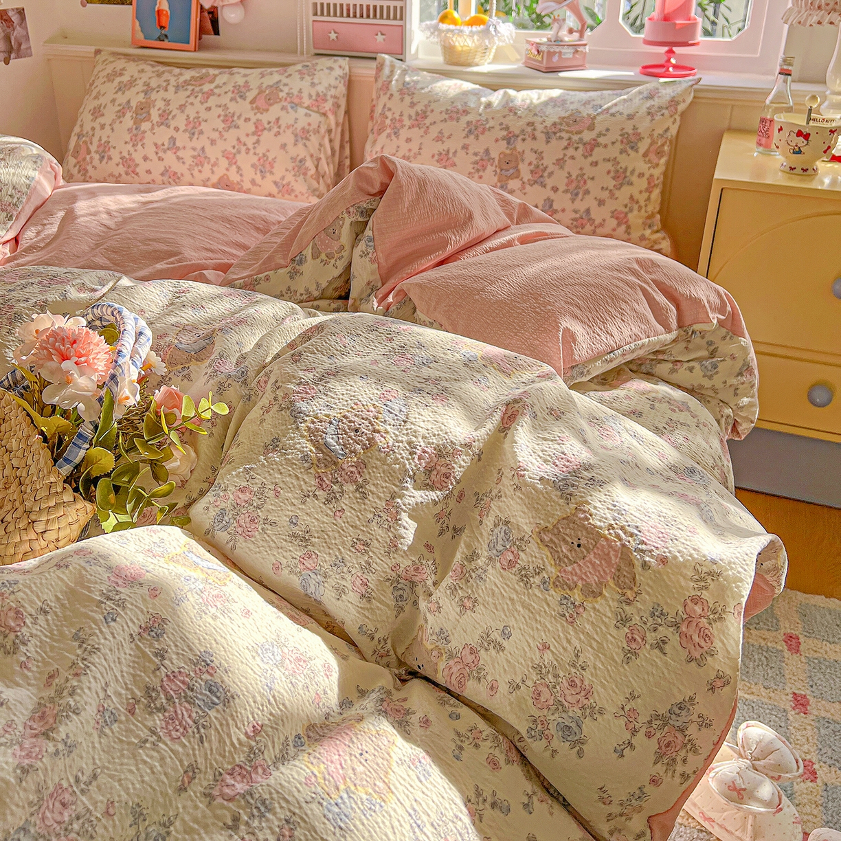 91家纺网 家纺一手货源 找家纺 仟人梦 2026新款云感双层纱印花四件套 花园里