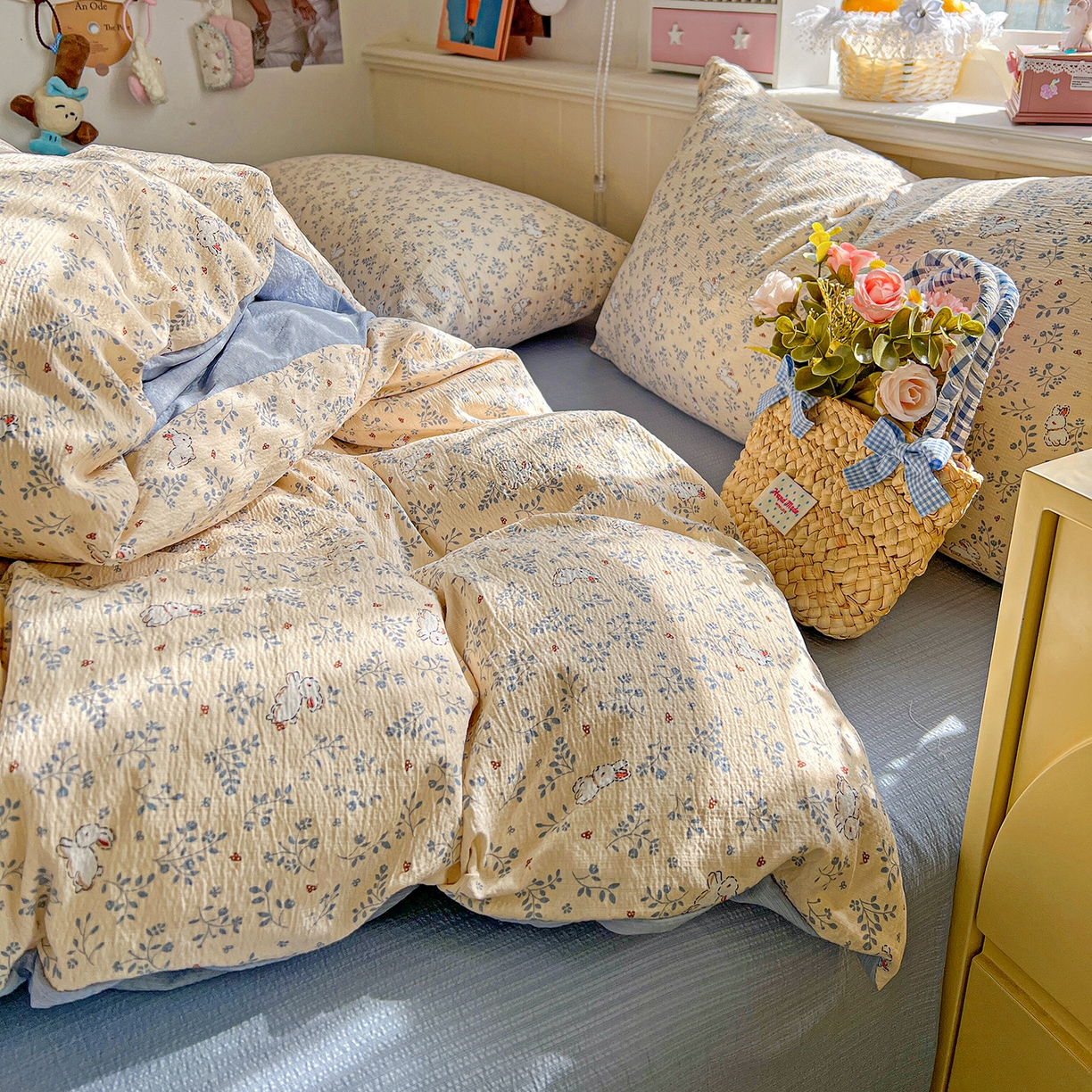 91家纺网 家纺一手货源 找家纺 仟人梦 2026新款云感双层纱印花四件套 花园兔