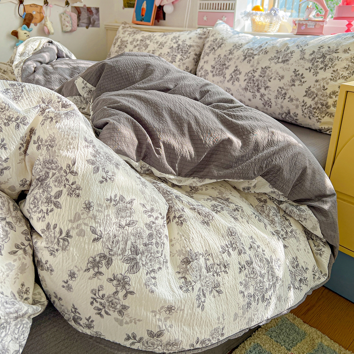 91家纺网 家纺一手货源 找家纺 仟人梦 2026新款云感双层纱印花四件套 蓝黛