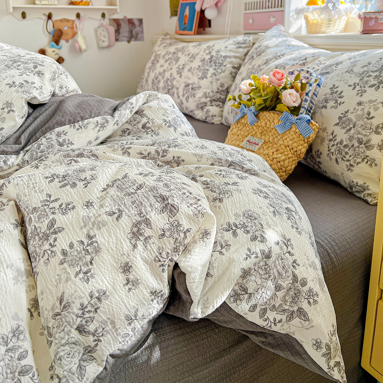 91家纺网 家纺一手货源 找家纺 仟人梦 2026新款云感双层纱印花四件套 蓝黛