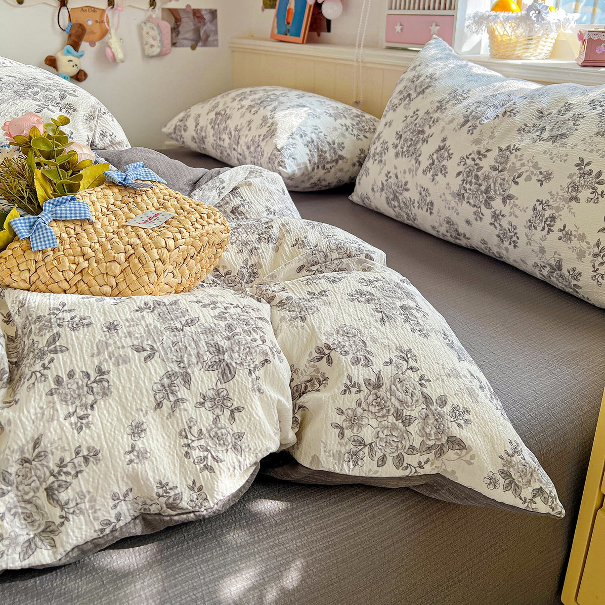 91家纺网 家纺一手货源 找家纺 仟人梦 2026新款云感双层纱印花四件套 蓝黛