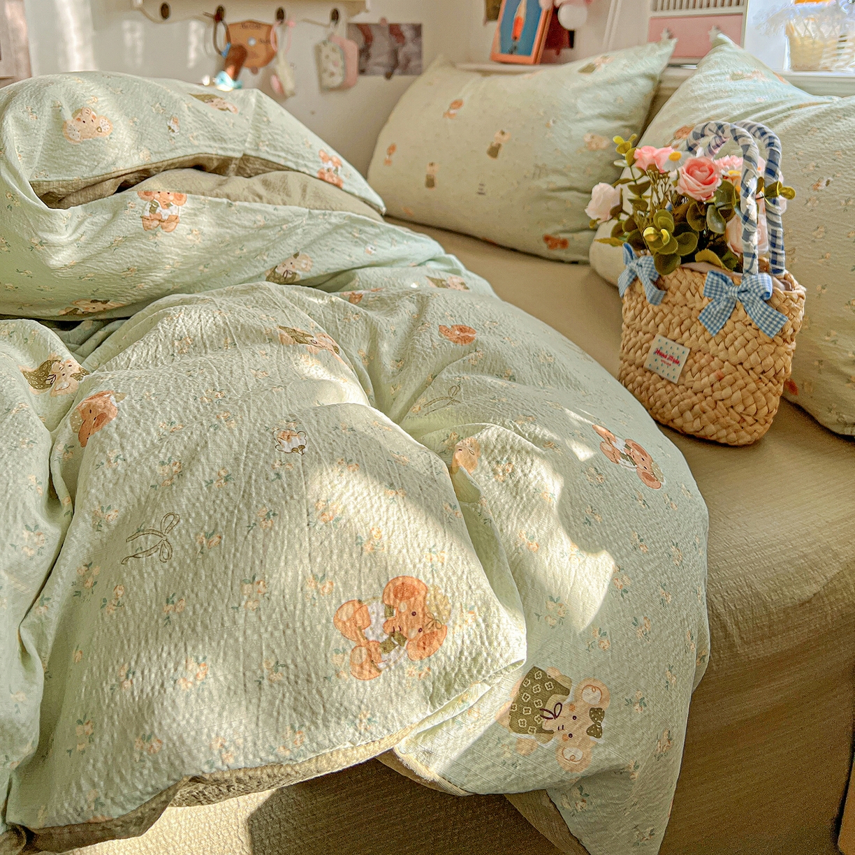 91家纺网 家纺一手货源 找家纺 仟人梦 2026新款云感双层纱印花四件套 绿色泡泡