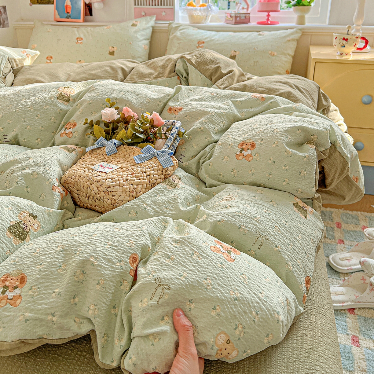 91家纺网 家纺一手货源 找家纺 仟人梦 2026新款云感双层纱印花四件套 绿色泡泡