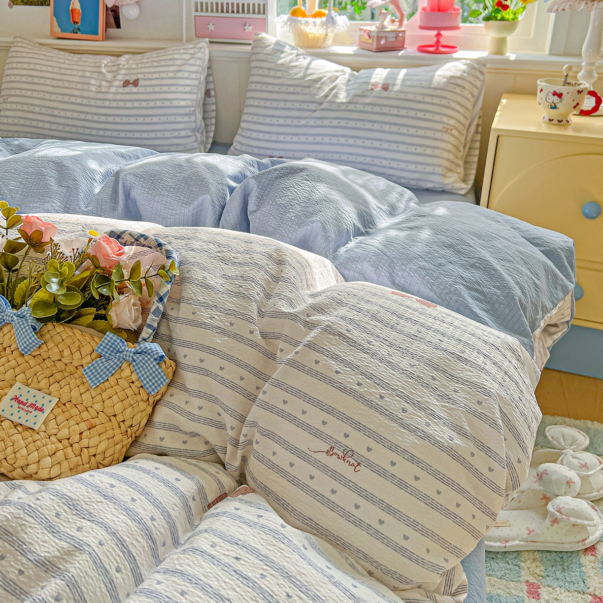 91家纺网 家纺一手货源 找家纺 仟人梦 2026新款云感双层纱印花四件套 清新条纹