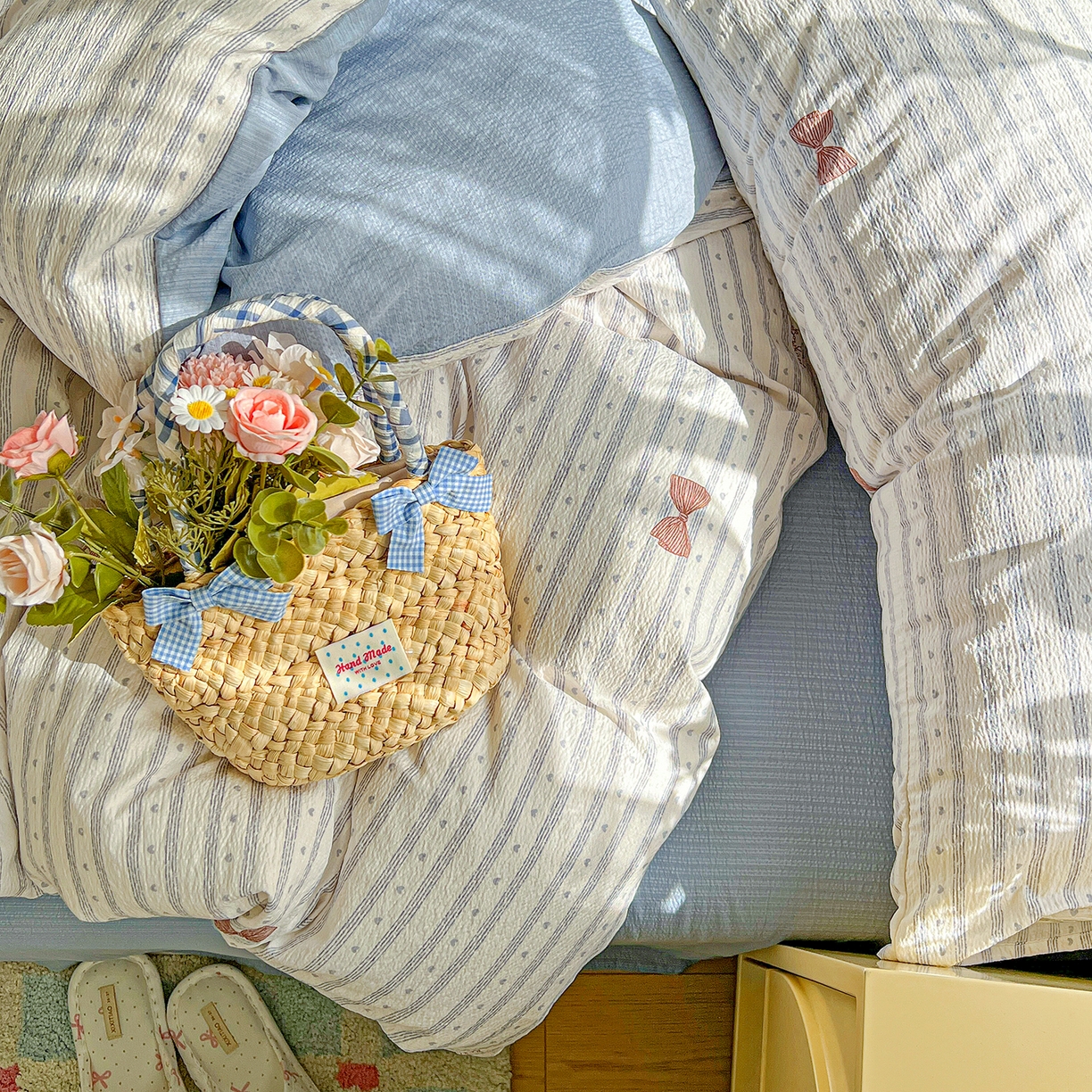 91家纺网 家纺一手货源 找家纺 仟人梦 2026新款云感双层纱印花四件套 清新条纹