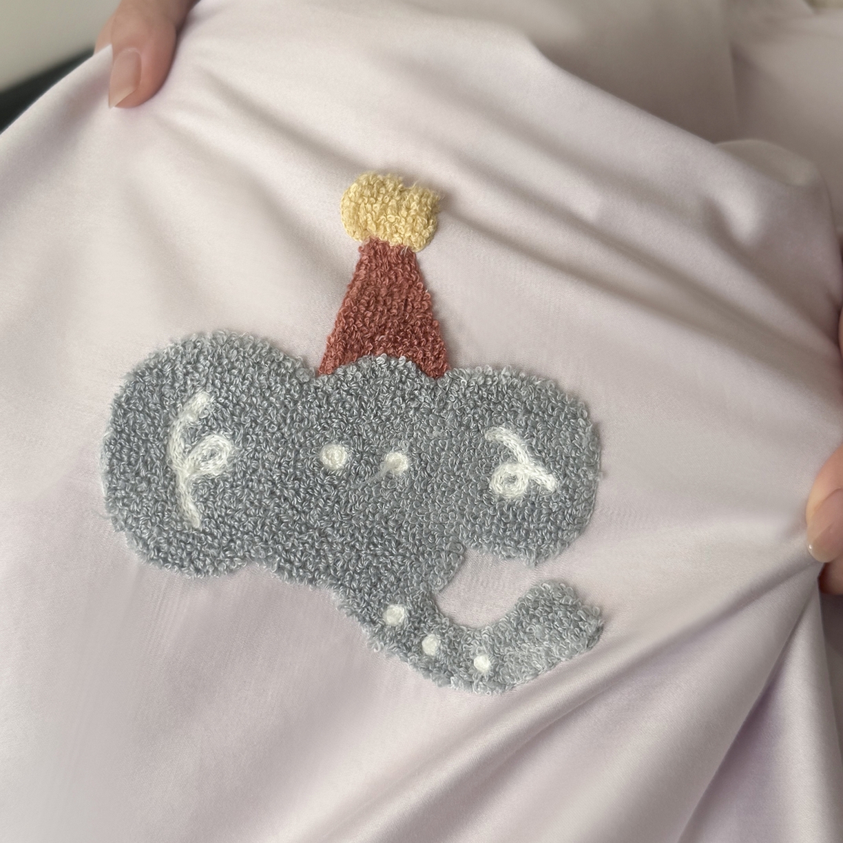 91家纺网 家纺一手货源 找家纺 （总）鹿班家居 2026春季新品100S长绒棉毛巾绣系列四件套-海风絮语 （标准会员-20元）