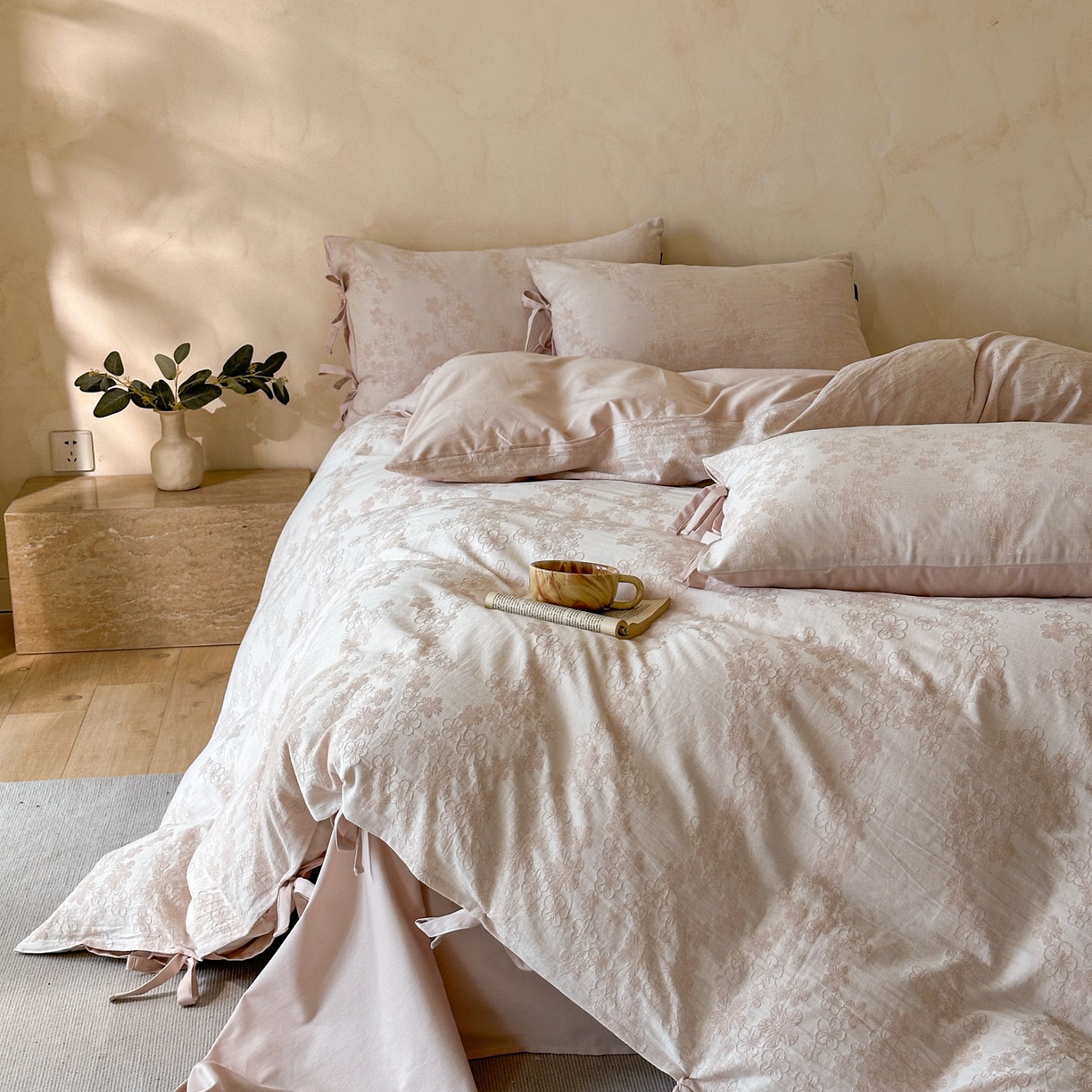 91家纺网 家纺一手货源 找家纺 （总）宜代光年 2026新款亚麻大提花贡缎磨毛四件套系列 小清新花型