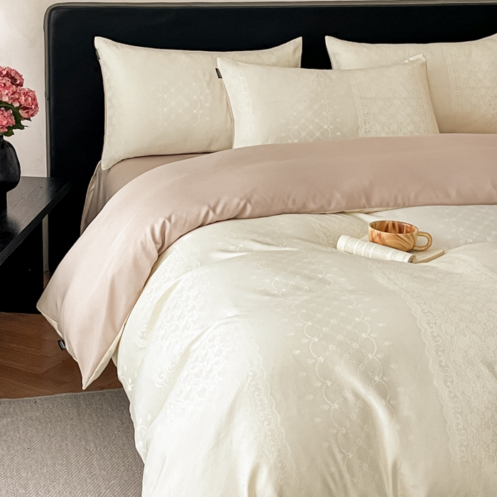 91家纺网 家纺一手货源 找家纺 米彩家纺 2026新款A类水洗真丝天丝亮丝提花四件套 浮生若梦奶昔白拼香槟