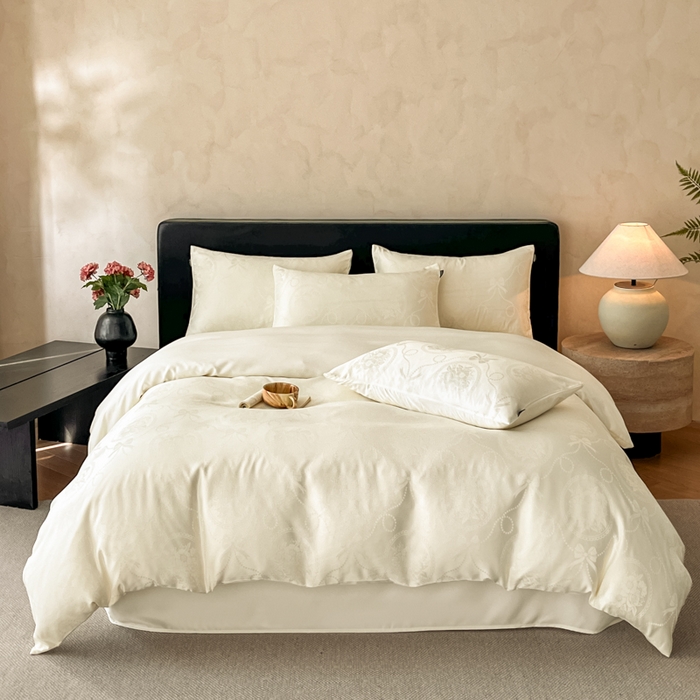 91家纺网 家纺一手货源 找家纺 米彩家纺 2026新款A类水洗真丝天丝亮丝提花四件套 秘境奶昔白