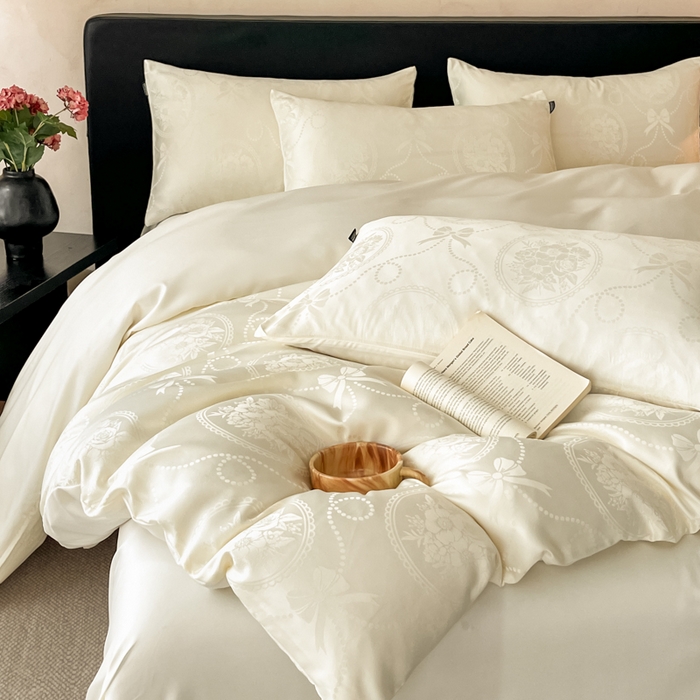 91家纺网 家纺一手货源 找家纺 米彩家纺 2026新款A类水洗真丝天丝亮丝提花四件套 秘境奶昔白