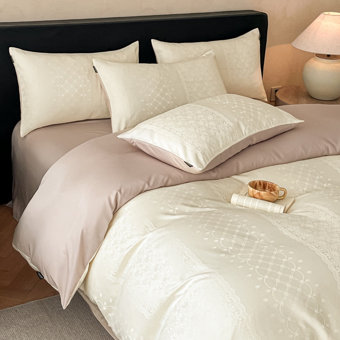 91家纺网 家纺一手货源 找家纺 米彩家纺 2026新款A类水洗真丝天丝亮丝提花四件套 浮生若梦奶昔白拼香槟