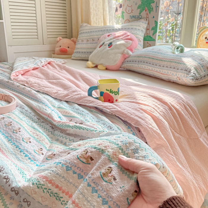 91家纺网 家纺一手货源 找家纺 老帅的工厂店 2026新款A类泡芙棉大豆夏被-费尔岛系列 木马集