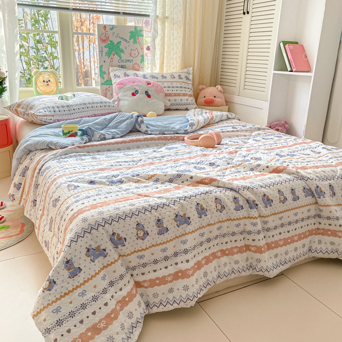 91家纺网 家纺一手货源 找家纺 老帅的工厂店 2026新款A类泡芙棉大豆夏被-费尔岛系列 蓝糯小马