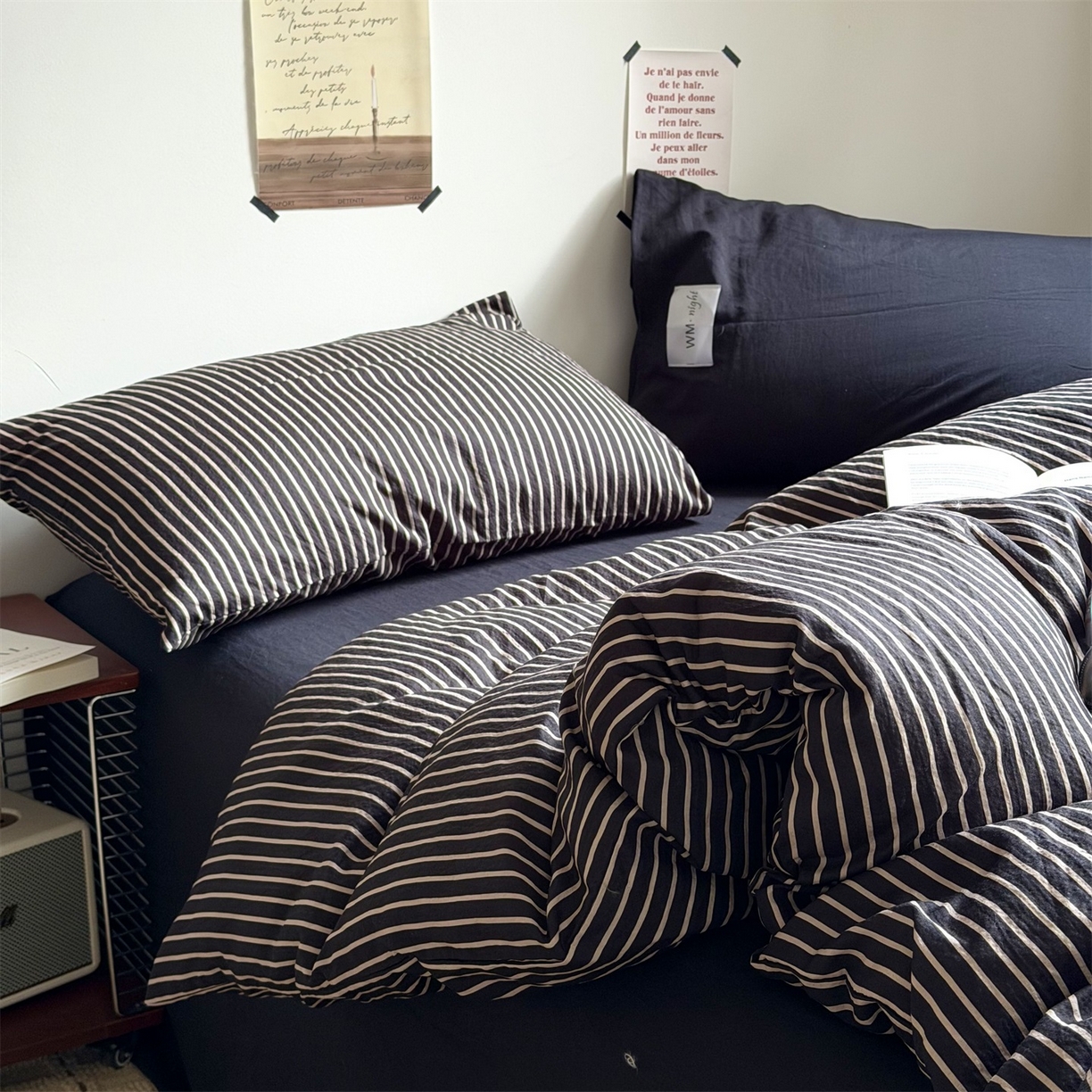 91家纺网 家纺一手货源 找家纺 拾一 2026新款条纹简约中古木棉水洗棉四件套 慵懒条-黑