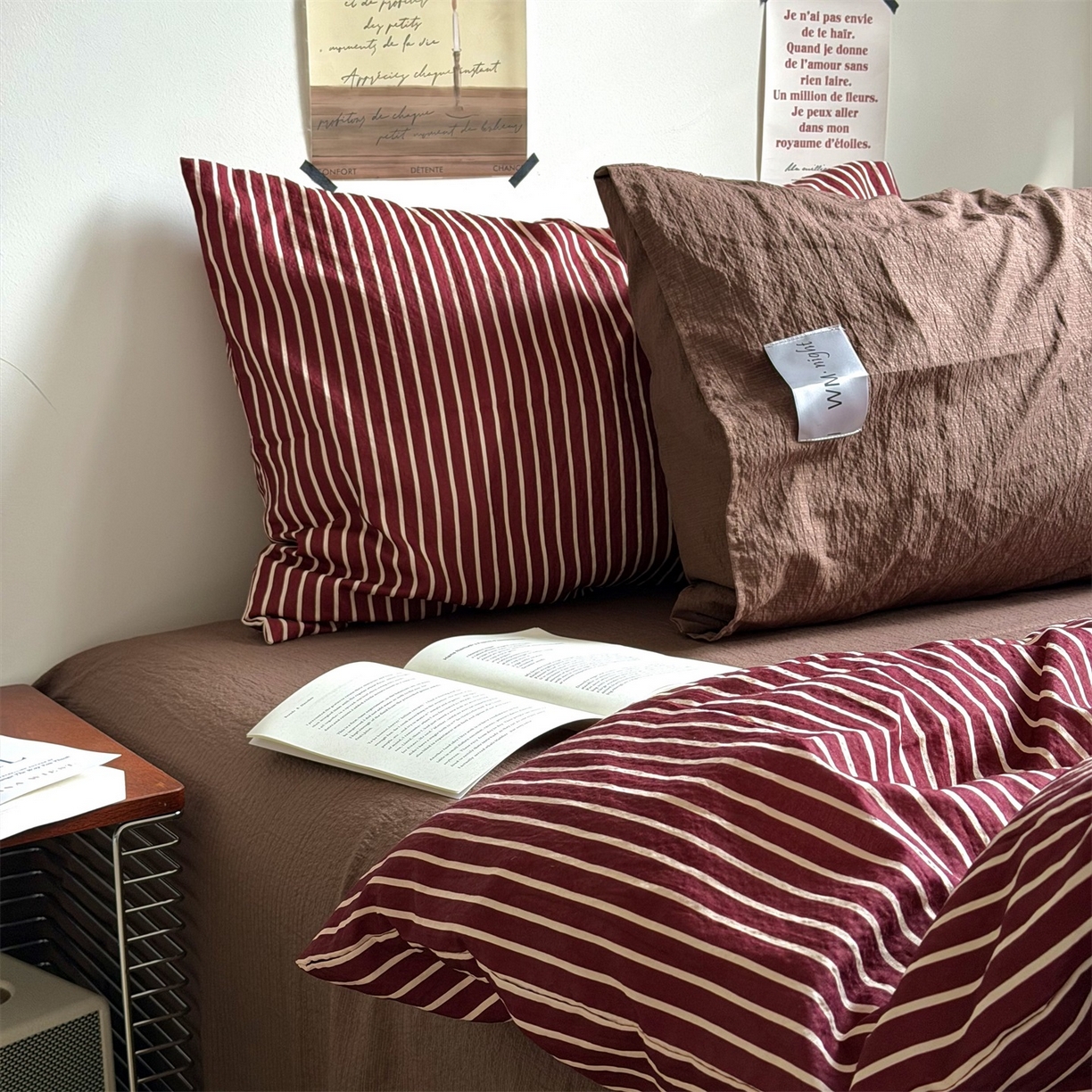 91家纺网 家纺一手货源 找家纺 拾一 2026新款条纹简约中古木棉水洗棉四件套 慵懒条-红