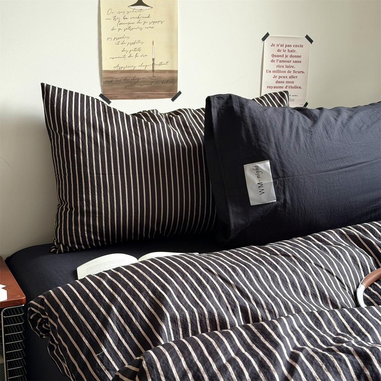 91家纺网 家纺一手货源 找家纺 拾一 2026新款条纹简约中古木棉水洗棉四件套 慵懒条-黑