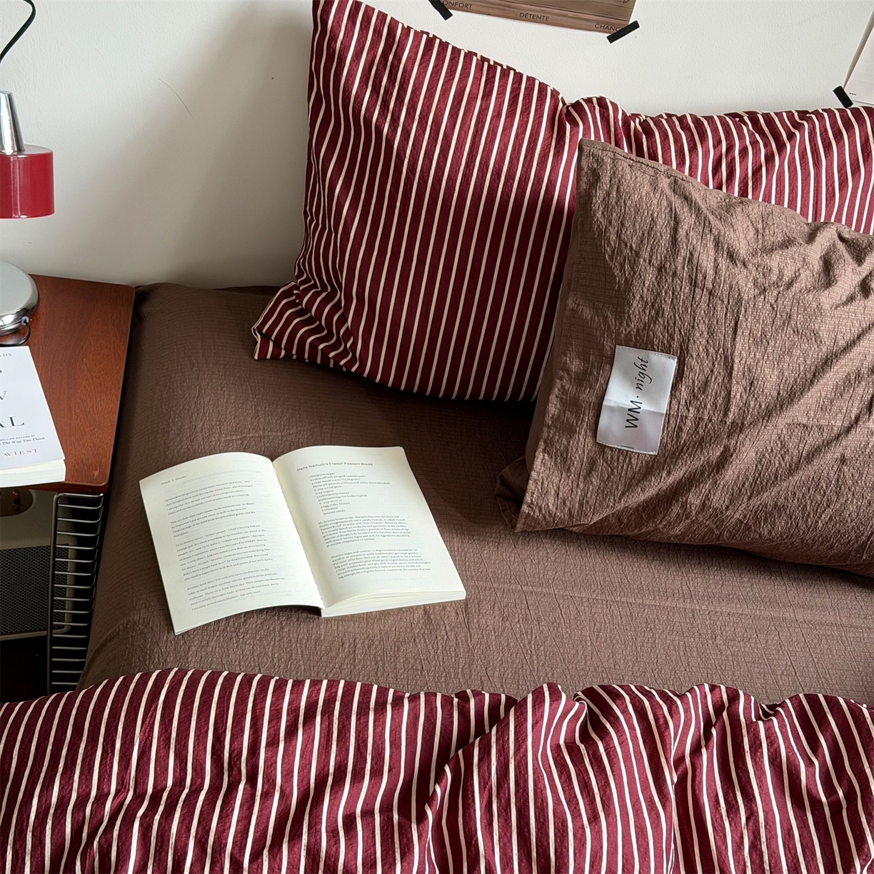 91家纺网 家纺一手货源 找家纺 拾一 2026新款条纹简约中古木棉水洗棉四件套 慵懒条-红