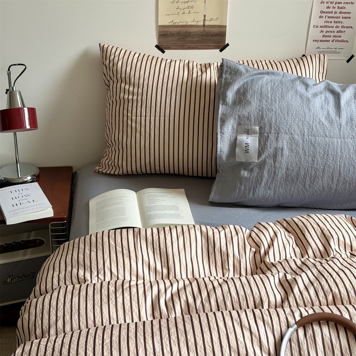 91家纺网 家纺一手货源 找家纺 拾一 2026新款条纹简约中古木棉水洗棉四件套 慵懒条-奶茶