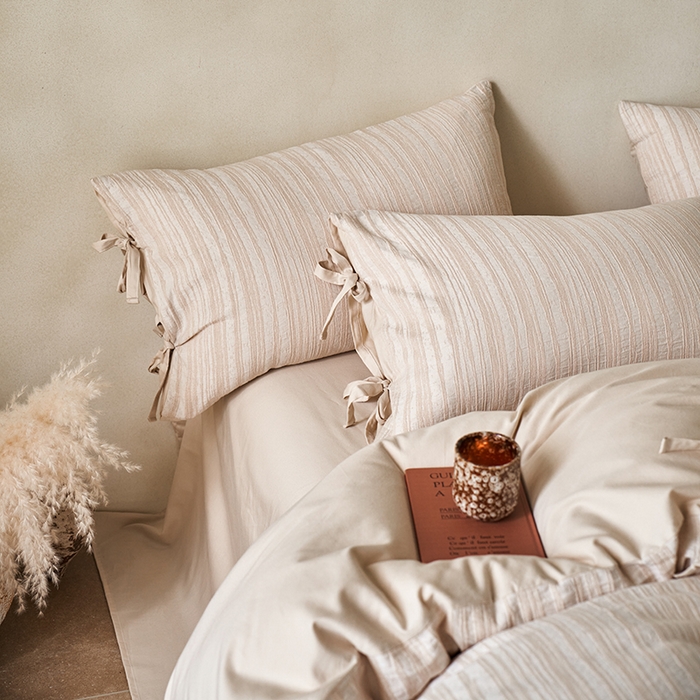 91家纺网 家纺一手货源 找家纺 宜代光年 2026新款亚麻大提花贡缎磨毛四件套系列 侘寂风花型系列 素简