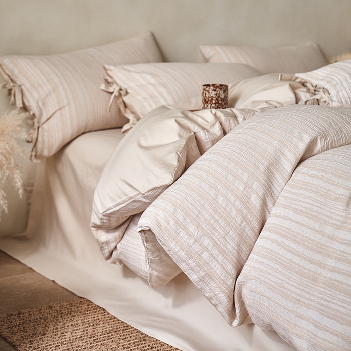 91家纺网 家纺一手货源 找家纺 宜代光年 2026新款亚麻大提花贡缎磨毛四件套系列 侘寂风花型系列 素简