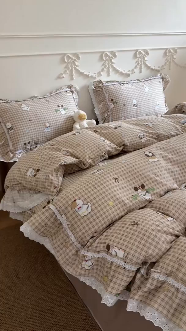 91家纺网 家纺一手货源 找家纺 吾欢心 2026新款古法水洗棉韩版公主风双层花边四件套 快乐小狗