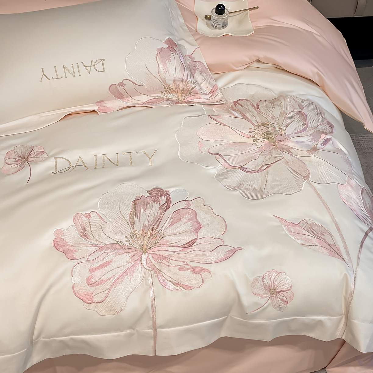 91家纺网 家纺一手货源 找家纺 （总）置顶家纺 2026新款春夏亲肤刺绣艾媞系列四件套