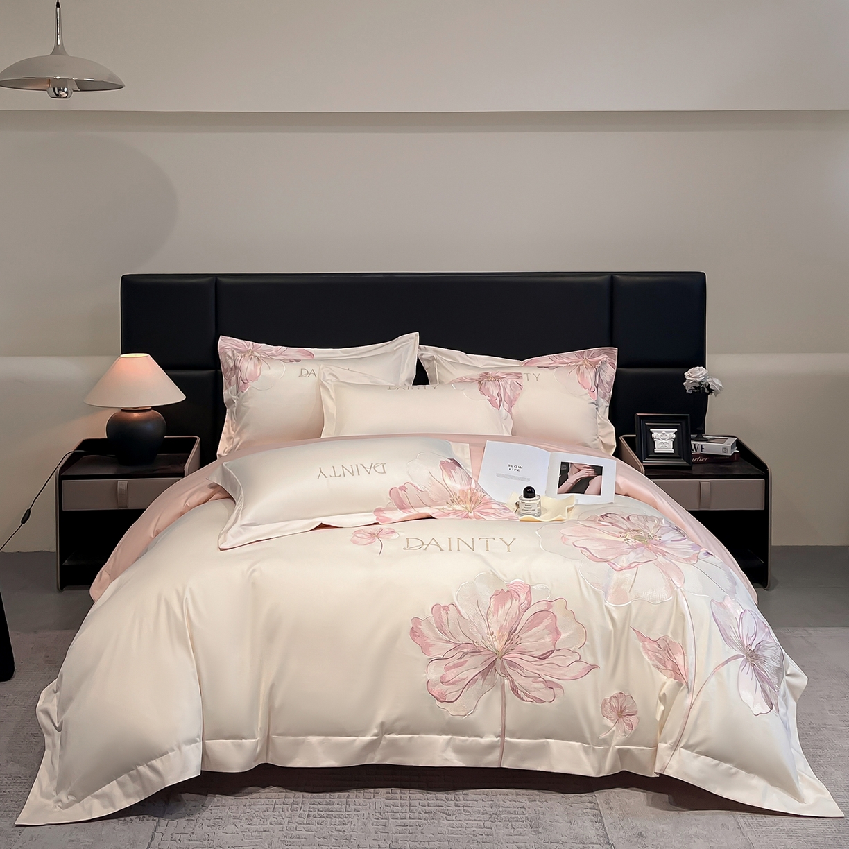 置顶家纺 2026新款春夏亲肤刺绣艾媞系列四件套 艾媞-白+粉