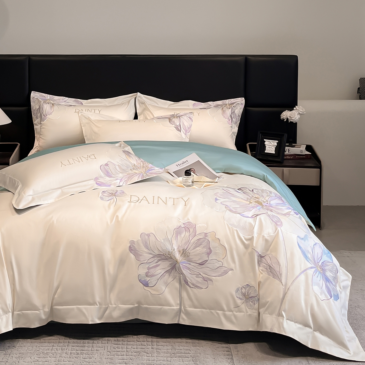 91家纺网 家纺一手货源 找家纺 置顶家纺 2026新款春夏亲肤刺绣艾媞系列四件套 艾媞-白+蓝