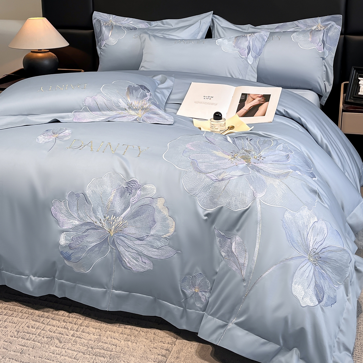 91家纺网 家纺一手货源 找家纺 置顶家纺 2026新款春夏亲肤刺绣艾媞系列四件套 艾媞-蓝